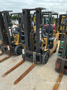 Cat 2C5000 4750 lb Pneumatic Tire Heftruck