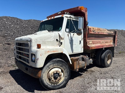 1987 International 2155 4x2 Camion à benne essieu simple