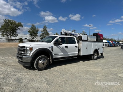2022 Ford F-550 XL 4x4 Crew Cab Camion de servicios