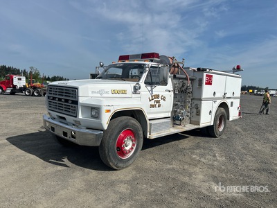 1983 Ford F800 4x2 消防車