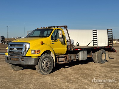 2007 Ford F-750 XLT 4x2 Equipment Transport Truck