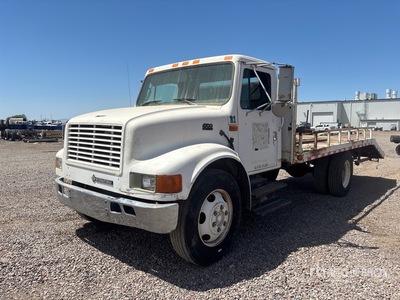 1995 International 4700 4x4 Pritsche-Lkw (Inoperable)