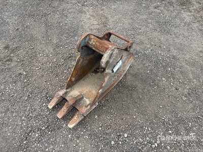 12 in Q/C Digging Excavator Bucket - Fits Bobcat E35