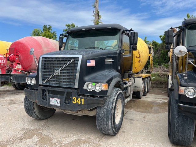 2011 Volvo VHD 10x4 Mixer Truck 2011 Volvo VHD 10x4 Mixer Truck