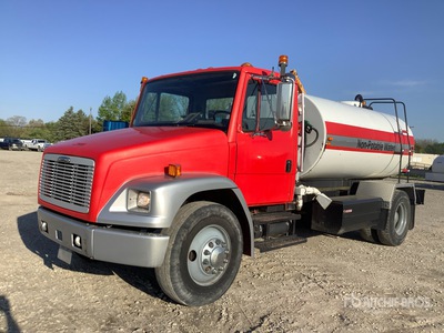 2000 Freightliner FL70 4x2 Water Truck