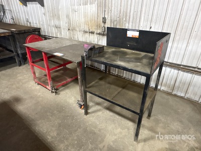 Quantity of (2) Welding Tables Varios, tienda, almacen, consumidor