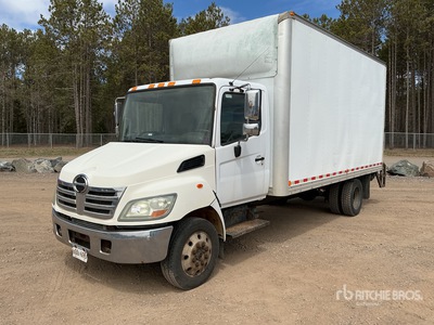 2010 Hino 185 4x2 Kastenwägen