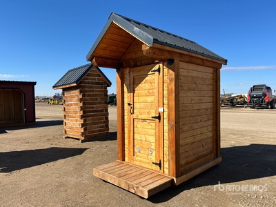 6 ft x 5 ft Skid-Mounted Outhouse  هيكل محمول