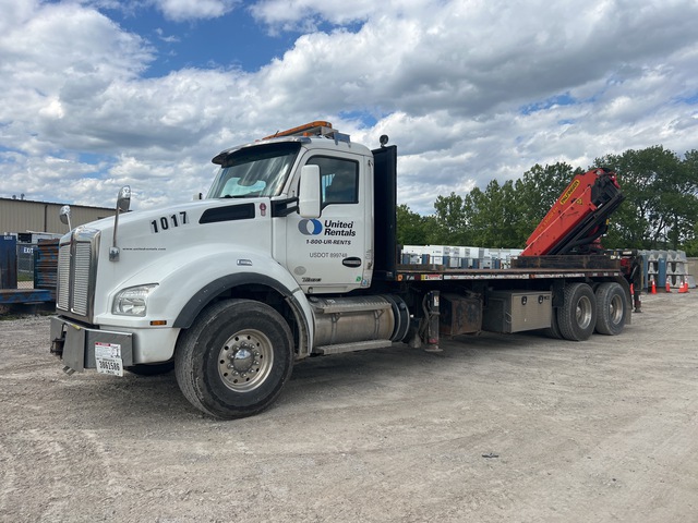 2018 Palfinger PK33002-EHC 14680 lb Knuckle Boom on 2019 Kenworth T880 6x4 Flatbed Truck with Crane