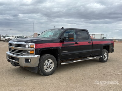 2015 Chevrolet Silverado 2500HD 4x4 Crew Cab Pickup