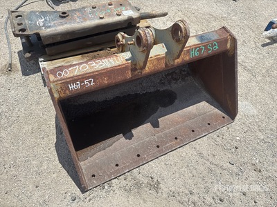 Wacker Neuson 48 in Cleanup Excavator Bucket
