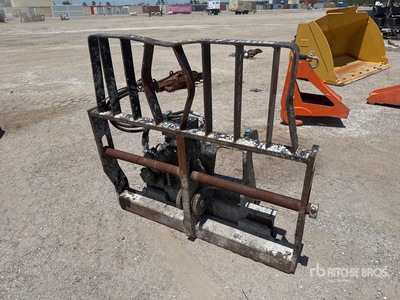 Cat 52 in Telehandler Fork Attachment