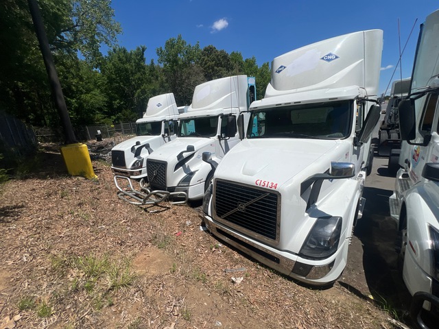 2017 Volvo VNL CNG 4x2 S/A Day Cab Truck Tractor