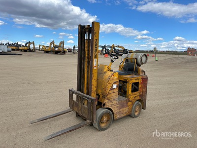 Towmotor Forklift