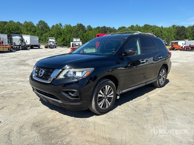 2017 Nissan Pathfinder Platinum 2WD SUV