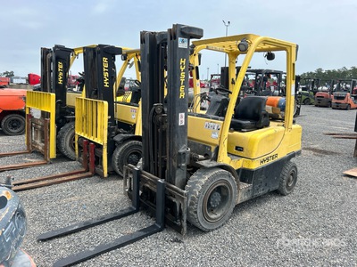 Hyster H50FT 4750 lb Pneumatic Tire Chariot Élévateur