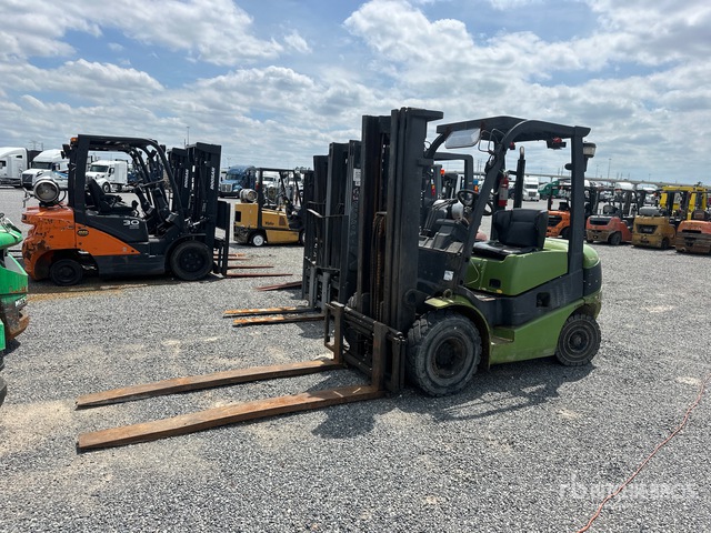 2015 Hamech VD50P 4600 lb Pneumatic Tire Forklift