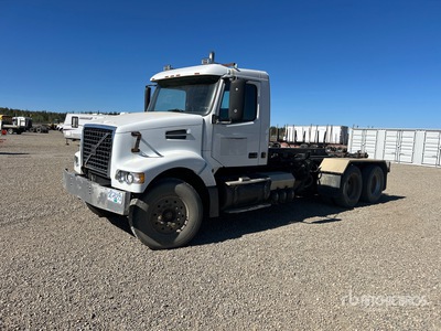 2001 Volvo VHD 6x4 Hooklift Truck