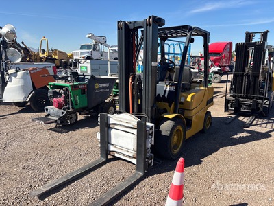 2011 Yale GLP060VXNGSE087 4200 lb Pneumatic Tire Forklift