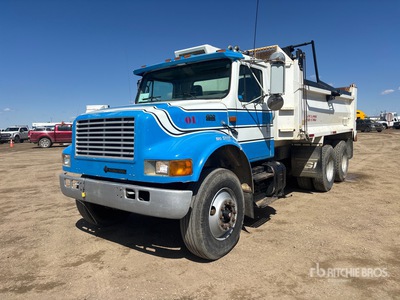 1999 International 4900 6x4 Camion à benne tandem