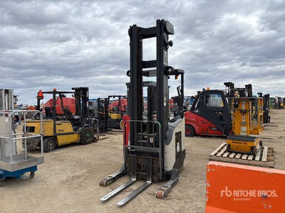 2009 Crown RR5725-45 4500 lb Reach Truck