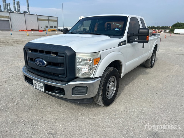 2016 Ford F-250 4x2 Extended Cab Pickup