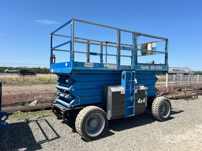 2017 Genie GS4390RT 4x4 Dual Fuel Scissor Lift