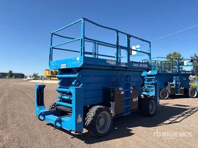 2017 Genie GS-5390RT 4x4 Gasoline Scissor Lift
