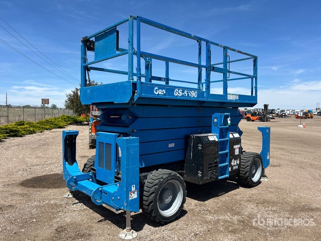 2017 Genie GS-5390 4x4 Diesel Scissor Lift