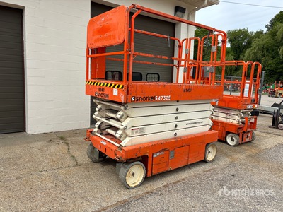 2017 Snorkel S4732E Electric Scissor Lift