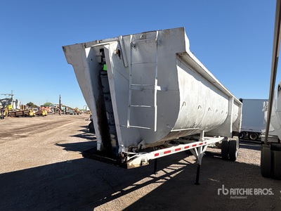 1979 MRQM 35 ft T/A End Dump Trailer