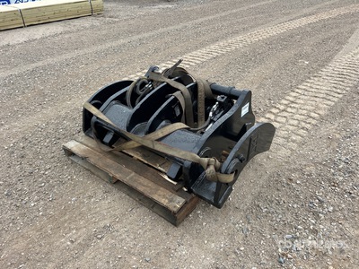 Cat Fusion 52 in Wheel Loader Quick Coupler - Fits Cat 966 & 972