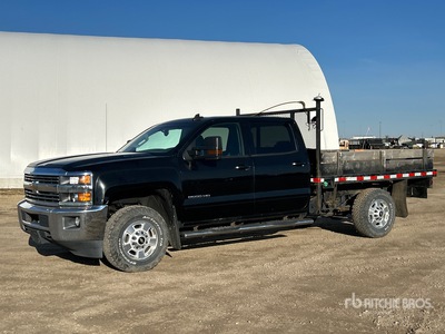 2016 Chevrolet Silverado 2500HD 4x4 Crew Cab Flatbed Truck