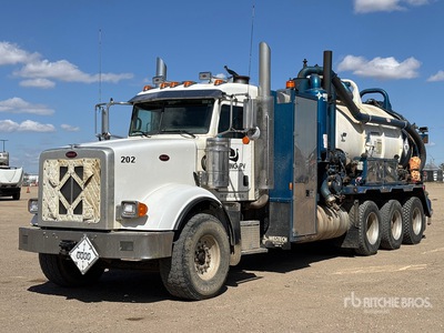 2013 Westech on 2012 Peterbilt 367 8x6 Combination Wash/ Vakuumtankwägen