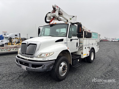 2009 Altec AT37G 37 ft on 2010 International 4300 4x2 Bucket Truck