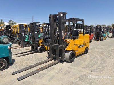 Cat GC55K 11400 lb フォークリフト