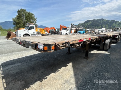 1999 Thruway 28 ft T/A Flatbed Trailer