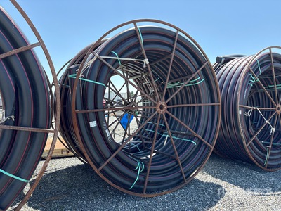 Quantity of (2) Opgerolde slanghaspel