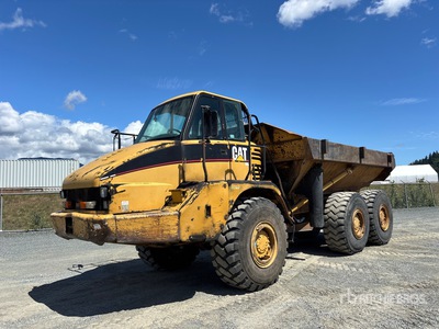 2002 Cat 725 Camion à benne articulé