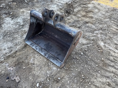 23 in Cleanup Excavator Bucket