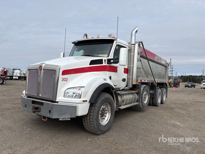 2015 Kenworth T880 8x4 T/A Dump Truck