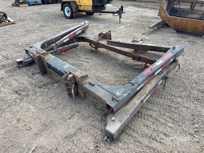 Quantity of (2) Folding Log Bunks Varios, piezas para camion