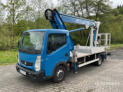 2013 Multitel MJ201 on 2013 Renault Mulitel 4x2 Bucket Truck