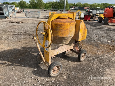 2007 Altrad Commodore 250L Portable Concrete Mixer (Inoperable)