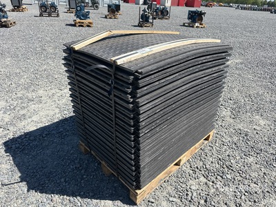 Quantity of (35) Connectable Road Plates 1200 mmm 800 mm Varios, tienda, almacen, consumidor (Unused)