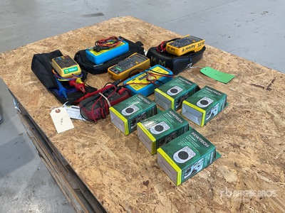 Quantity of (11) Selection of electrical testing equipment متفرقات. الأجهزة والكهرباء