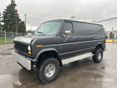 1987 Ford E-250 4x4 عربة مجهزة بمرافق التخييم