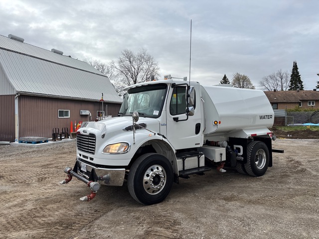 2012 Freightliner M2 106 2400 gal 4x2 Water Truck