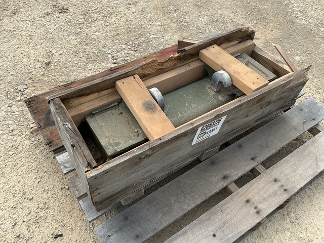 JLG 6611132 Hook & Stop Assembly JLG 6611132 Hook & Stop Assembly