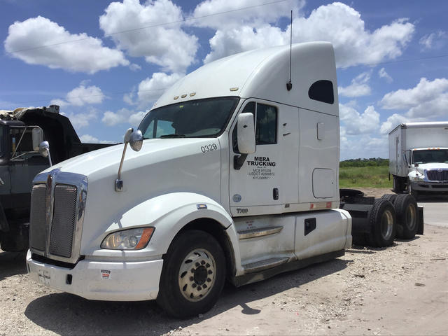 2012 Kenworth T700 T/A Sleeper Truck Tractor 2012 Kenworth T700 T/A Sleeper Truck Tractor